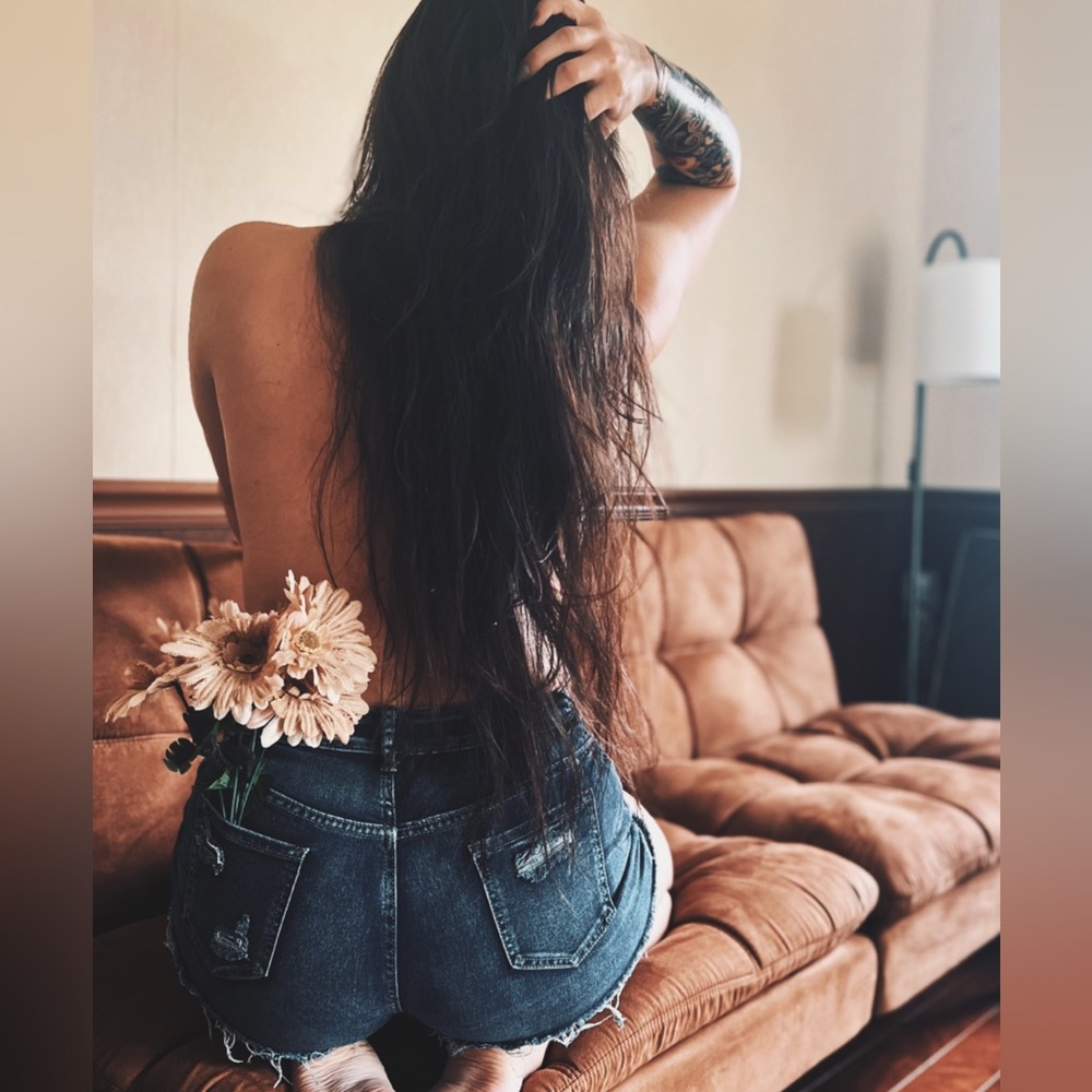 Meet your Posher, 𝙰𝚕𝚎𝚡𝚒𝚜 ♛